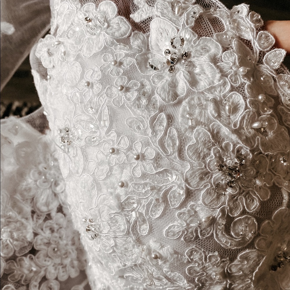 Wedding Lace Applique Illusion Crepe Bridal Dress